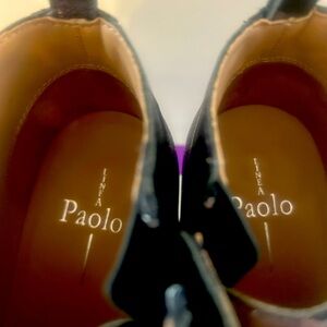 Size 9 ladies camo wedge shoes.  Worn once